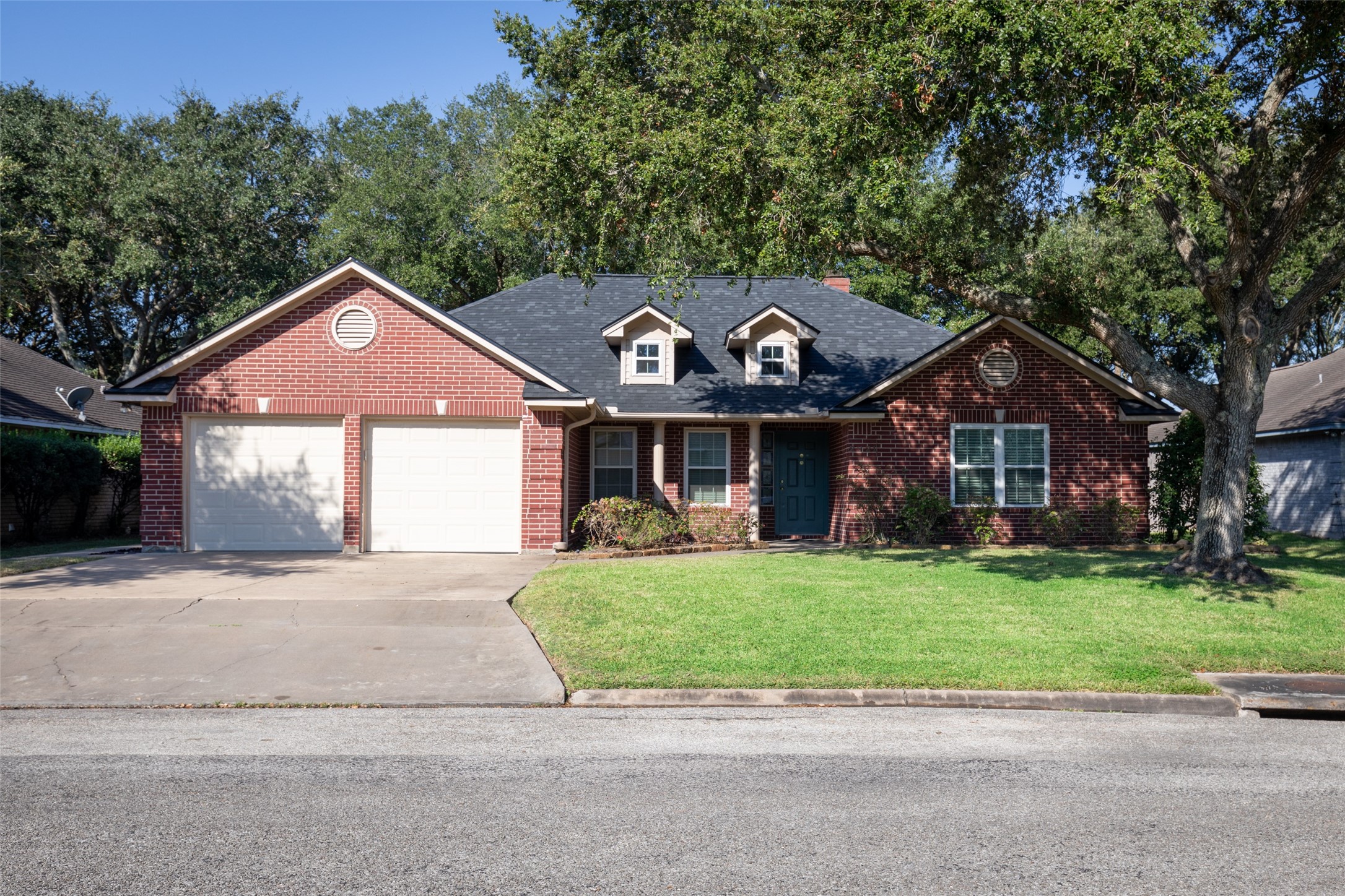 2721 Brook Bend Lane El Campo TX 77437