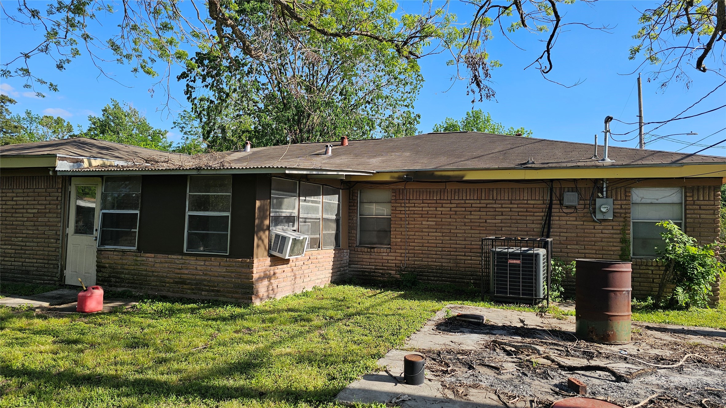 872 Lovers Lane Houston TX 77091