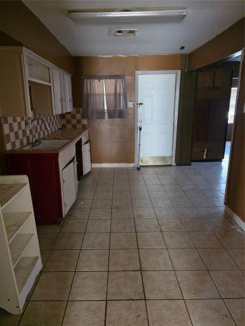 872 Lovers Lane Houston TX 77091