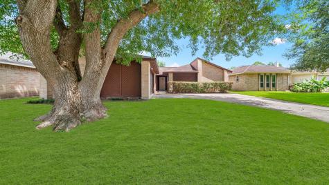 2531 Wheelwright Lane Friendswood TX 77546