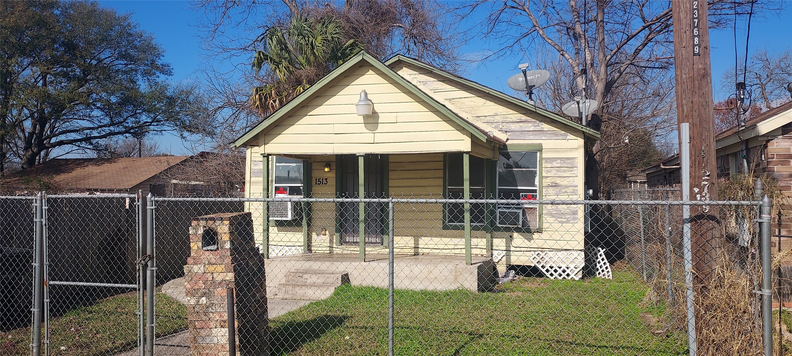 1513 E 32nd 1/2 Street Houston TX 77022