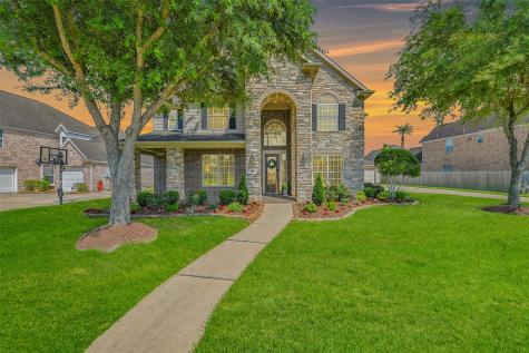 216 Mesquite Falls Lane Friendswood TX 77546