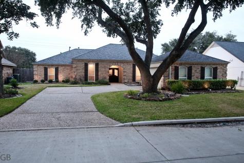 1713 Country Club Boulevard Sugar Land TX 77478