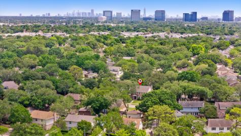 1915 Willowlake Drive Houston TX 77077
