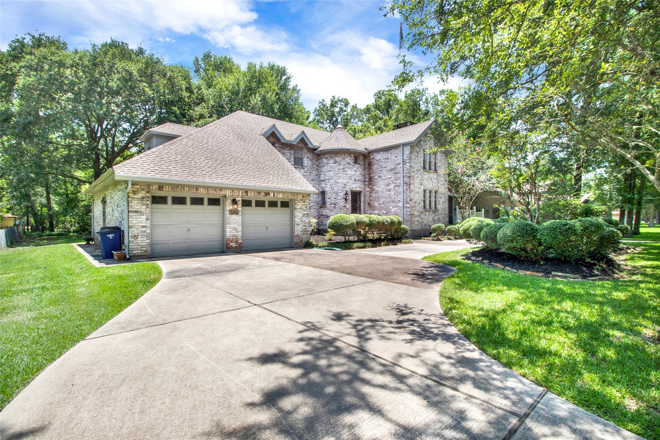 1200 Oak Hollow Drive Dickinson TX 77539