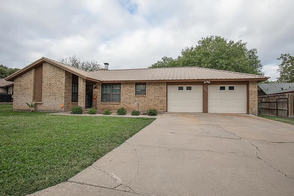 214 Sawyer Drive Sonora TX 76950