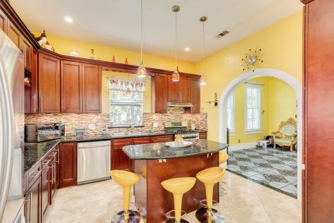 1625 Avenue M 1/2 Galveston TX 77550