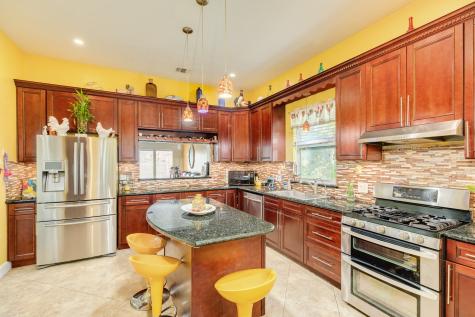 1625 Avenue M 1/2 Galveston TX 77550