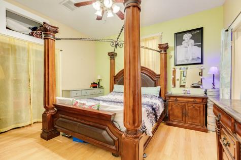1625 Avenue M 1/2 Galveston TX 77550