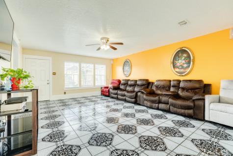 1625 Avenue M 1/2 Galveston TX 77550