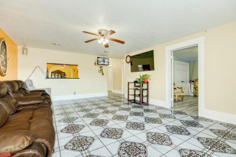 1625 Avenue M 1/2 Galveston TX 77550