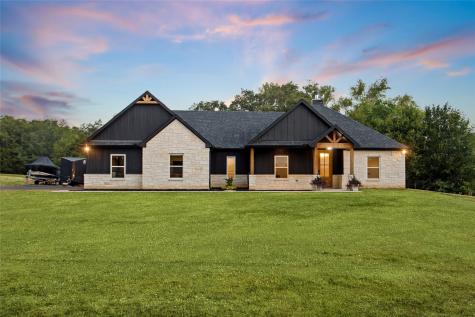 1670 County Road 217 Giddings TX 78942