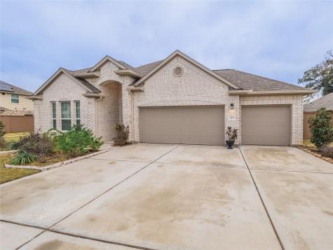215 Bentwater Lane Clute TX 77531