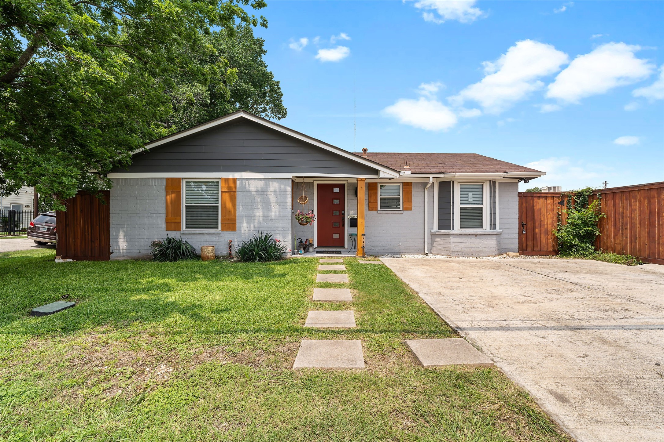 323 N Everton Street Houston TX 77003