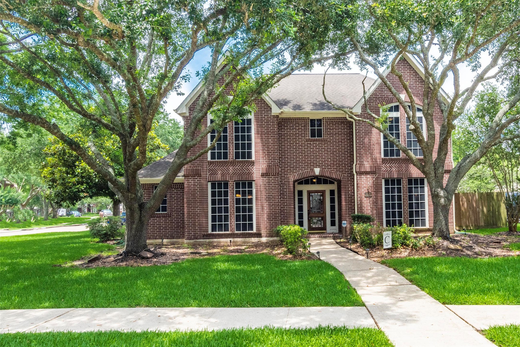 108 Lakeview Circle Friendswood TX 77546