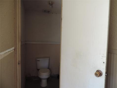 127 S Fenner Avenue Cleveland TX 77327