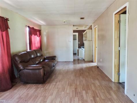 127 S Fenner Avenue Cleveland TX 77327