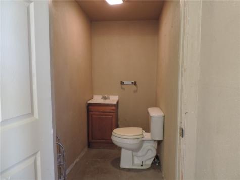 127 S Fenner Avenue Cleveland TX 77327
