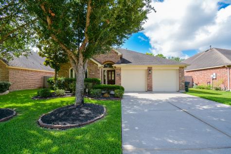 13304 Moonlit Lake Lane Pearland TX 77584