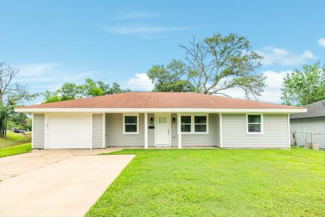 120 Holly Street Lake Jackson TX 77566
