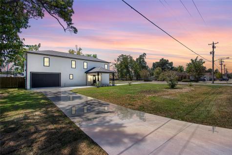 214 N Oak Street Sweeny TX 77480