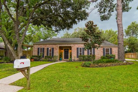 8207 Wimbledon Lane Houston TX 77070