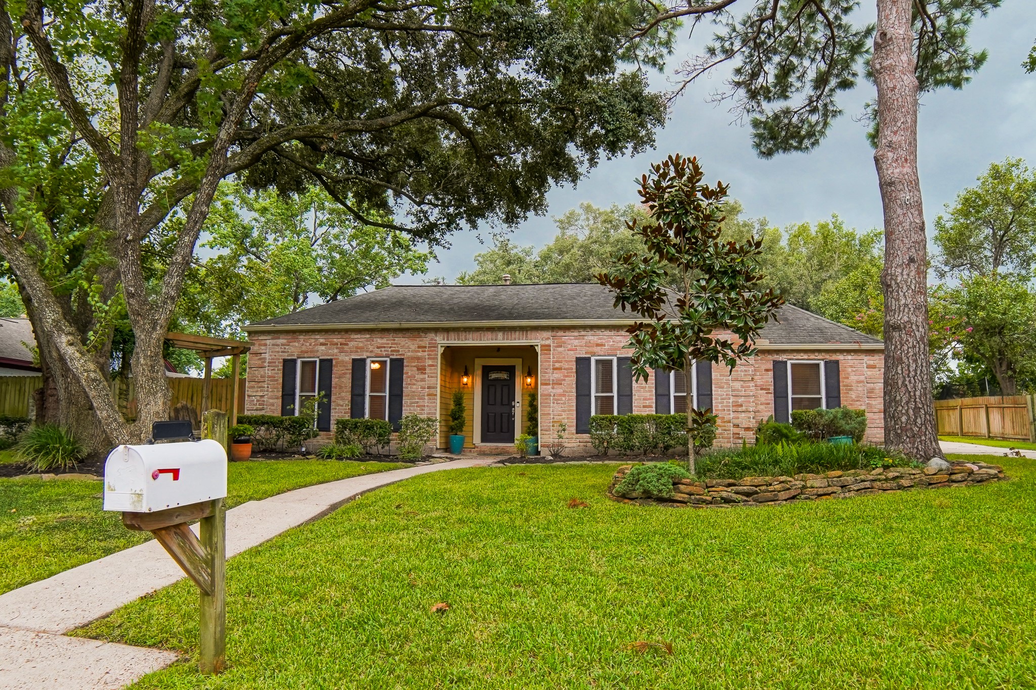 8207 Wimbledon Lane Houston TX 77070