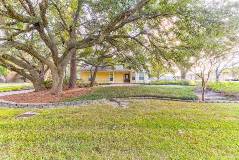 902 Layfair Place Friendswood TX 77546