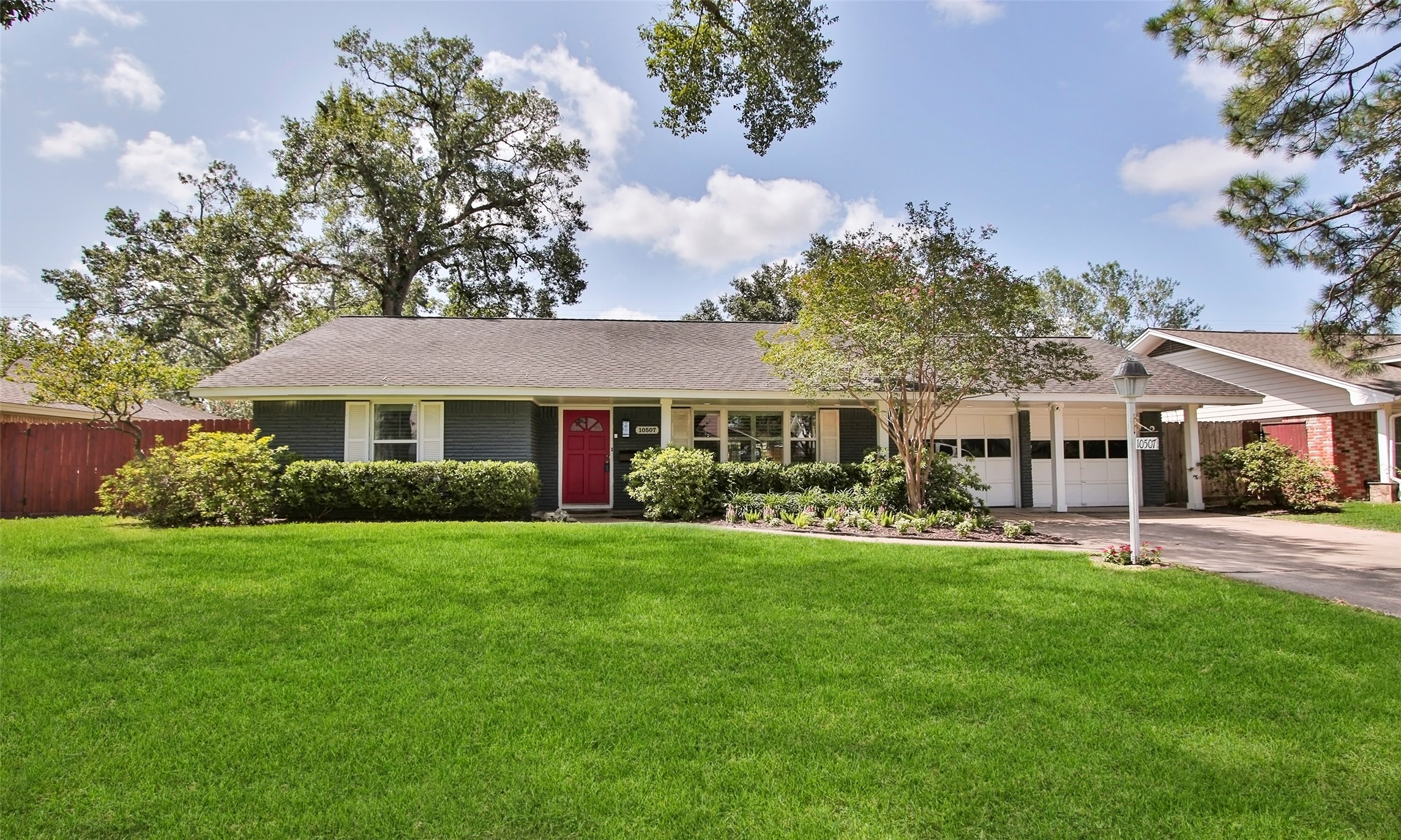 10507 Hazelhurst Drive Houston TX 77043