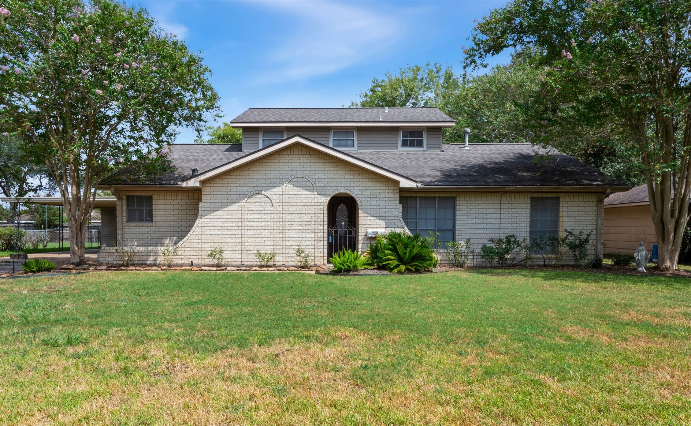 1813 Allen Street Rosenberg TX 77471