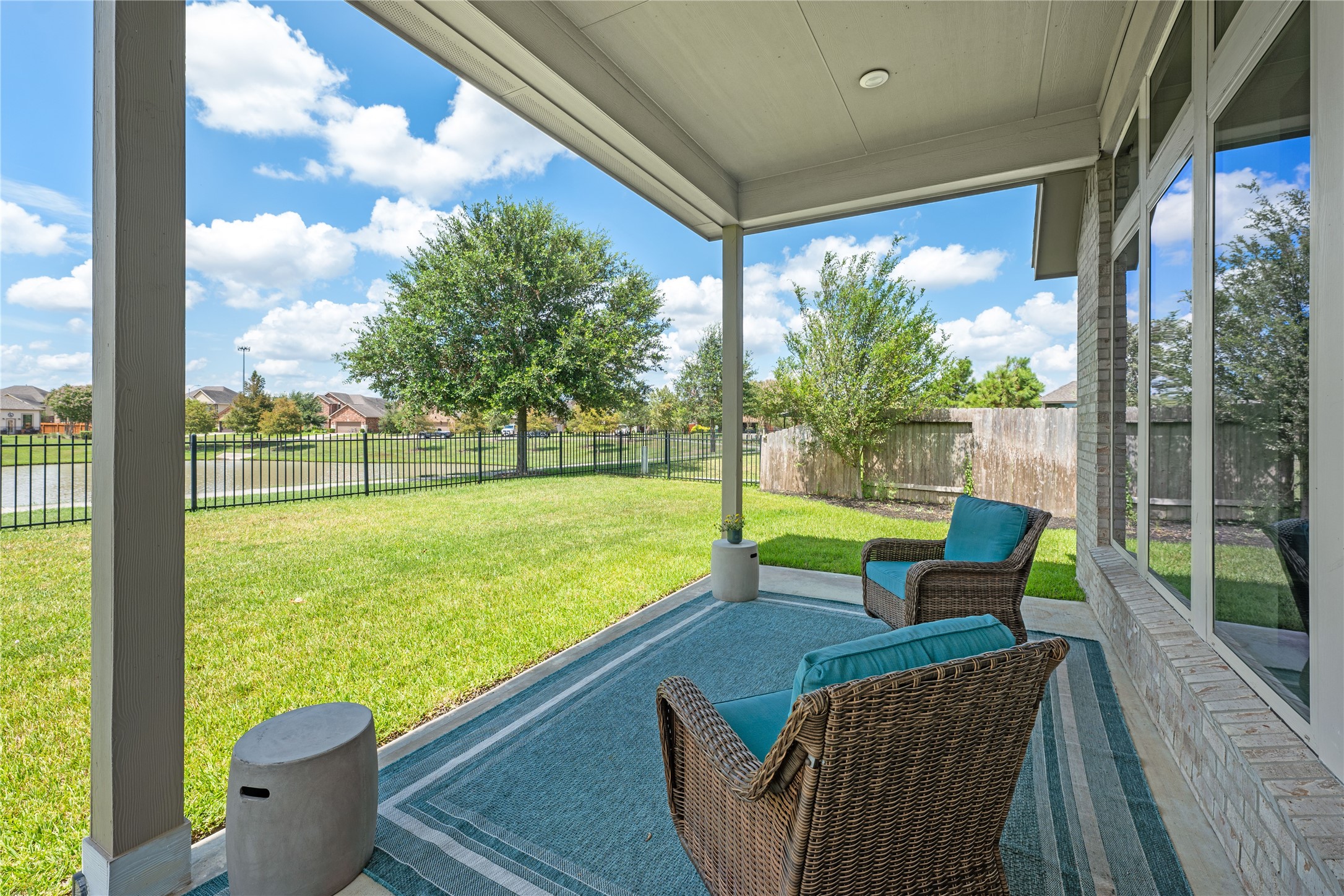 12818 Oak Falls Drive Pearland TX 77584
