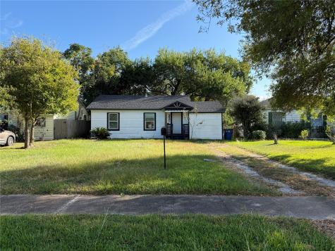 221 18th Avenue N Texas City TX 77590