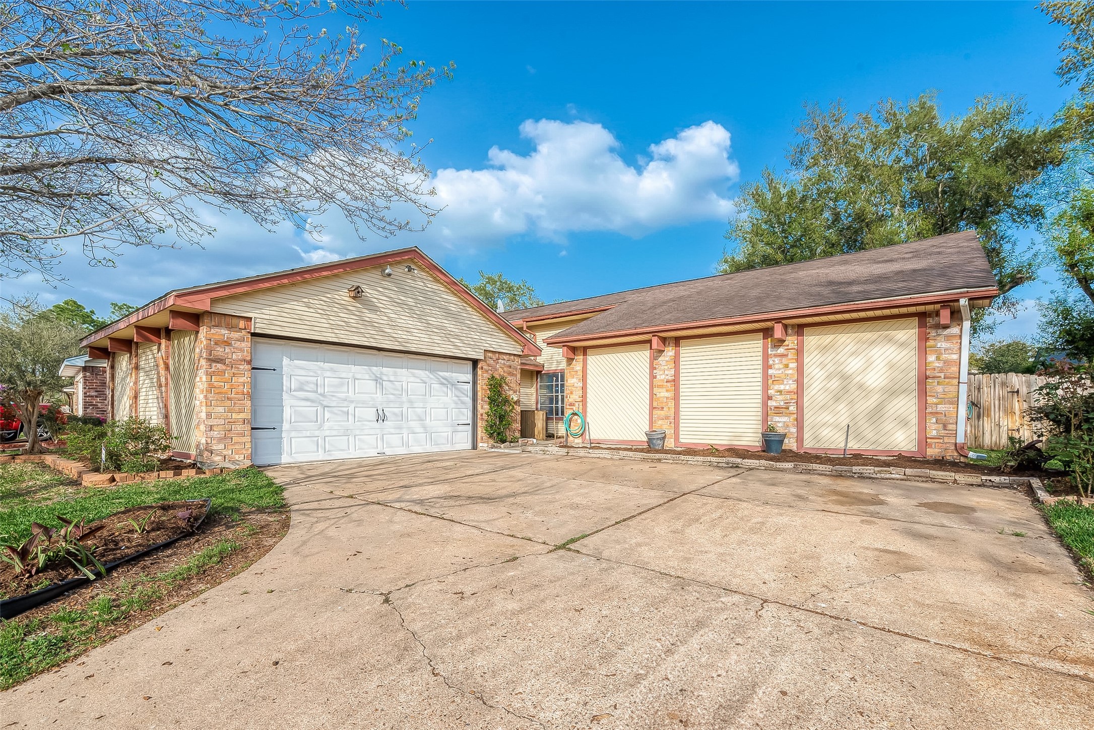 2402 Crooked Lane Houston TX 77084