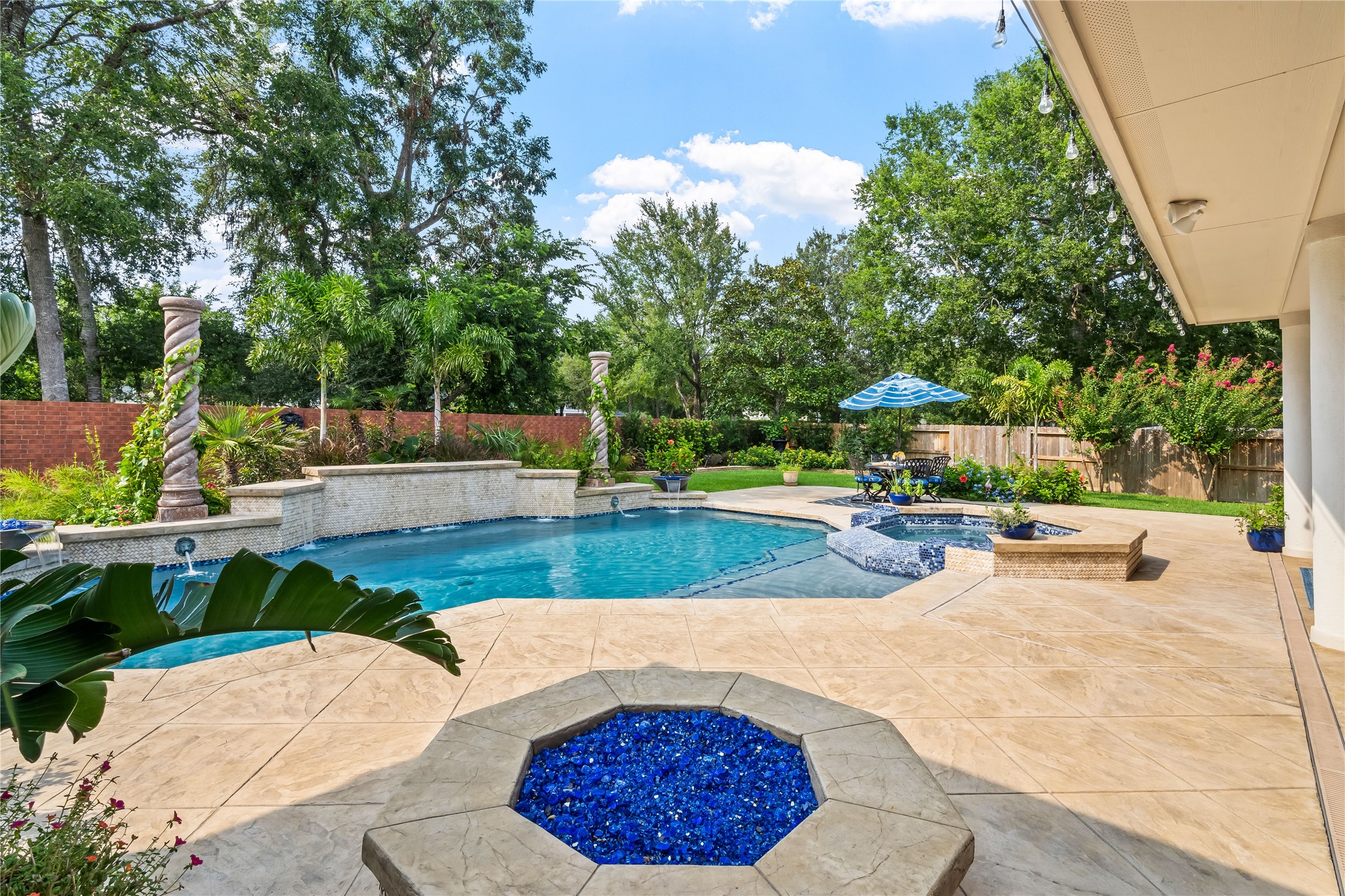 1818 Oak Shade Drive Sugar Land TX 77479