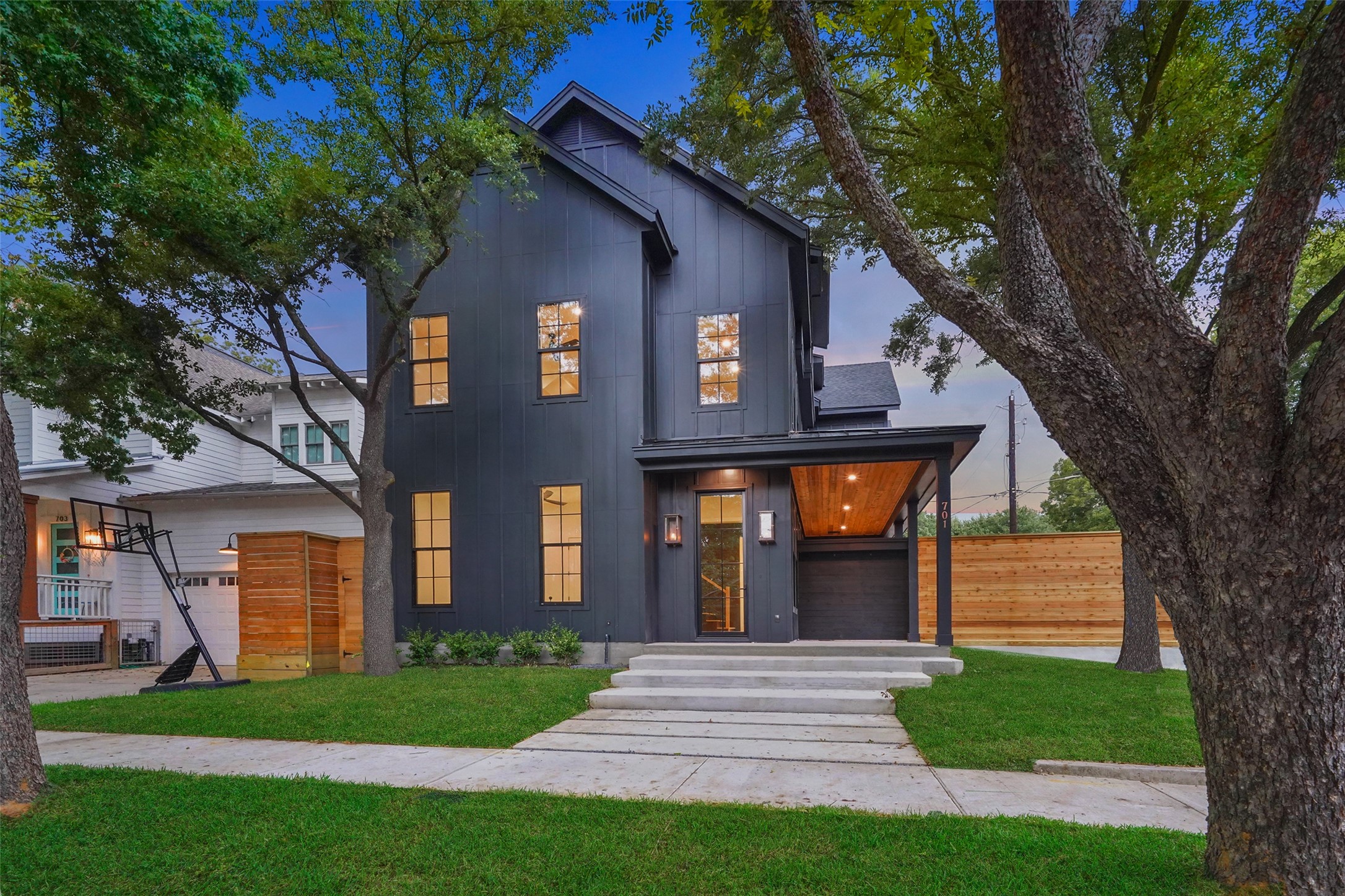 701 Ridge Street Houston TX 77009