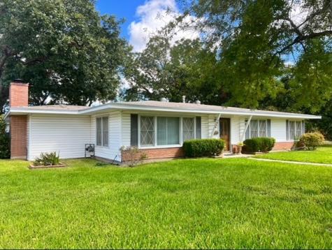 1408 28th Street Hondo TX 78861