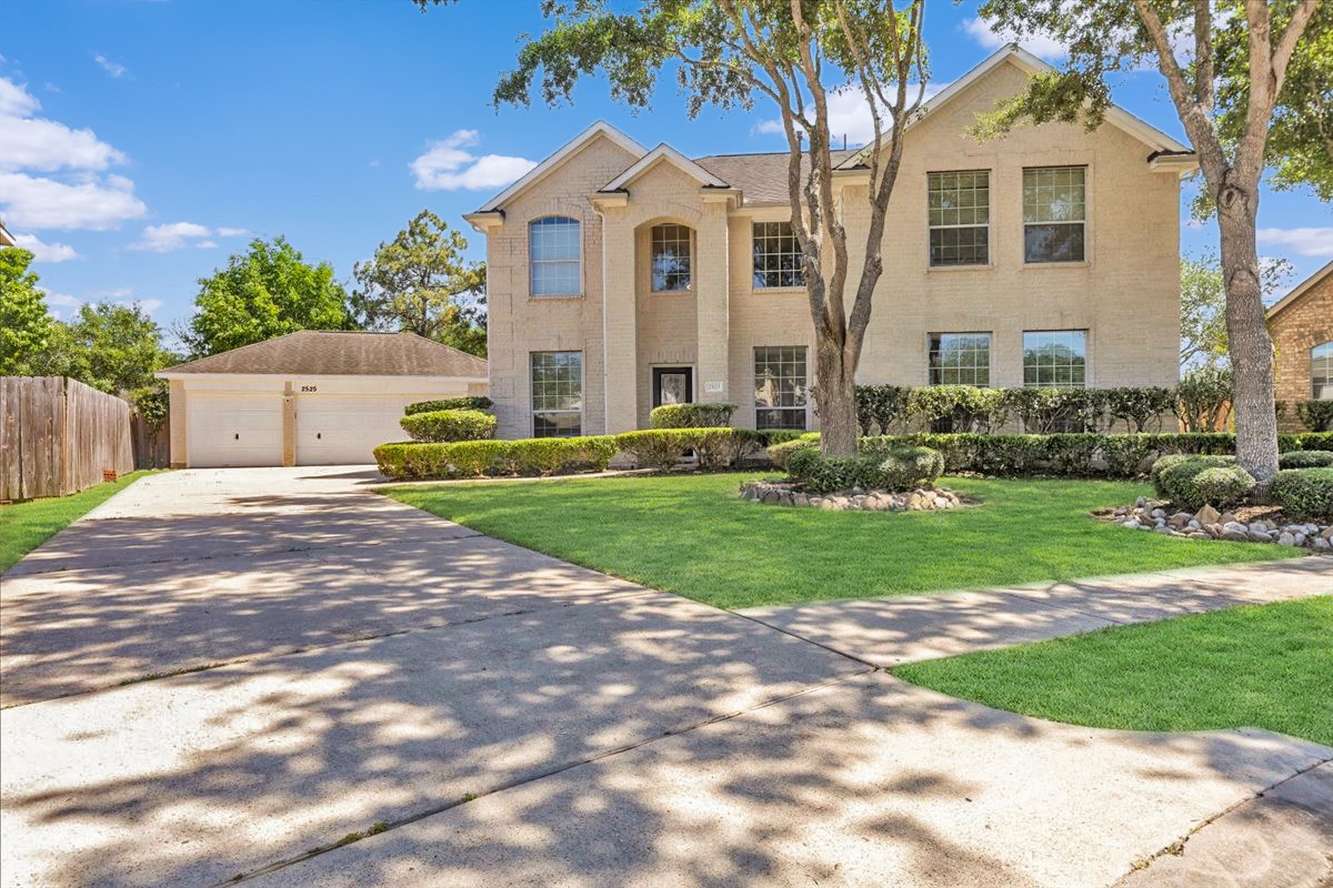 2525 Dry Bank Lane Pearland TX 77584