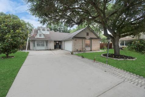 3207 S Briar Knoll Drive Houston TX 77082