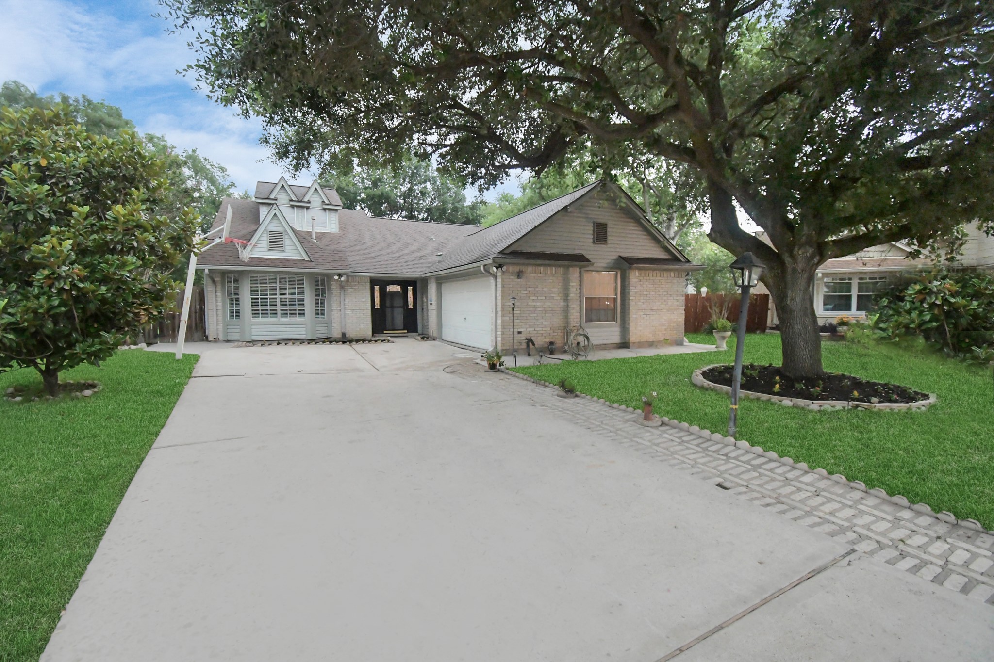 3207 S Briar Knoll Drive Houston TX 77082