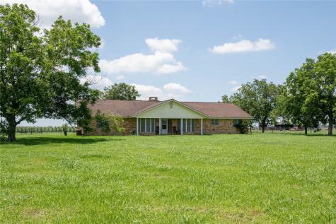 552 County Road 315 Louise TX 77455