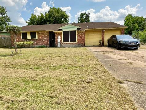 4439 Grapevine Street Houston TX 77045