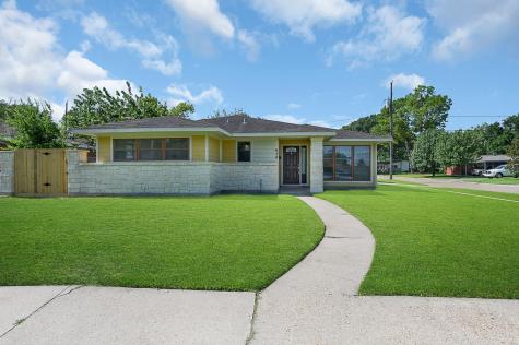 658 Eastlake Street Houston TX 77034