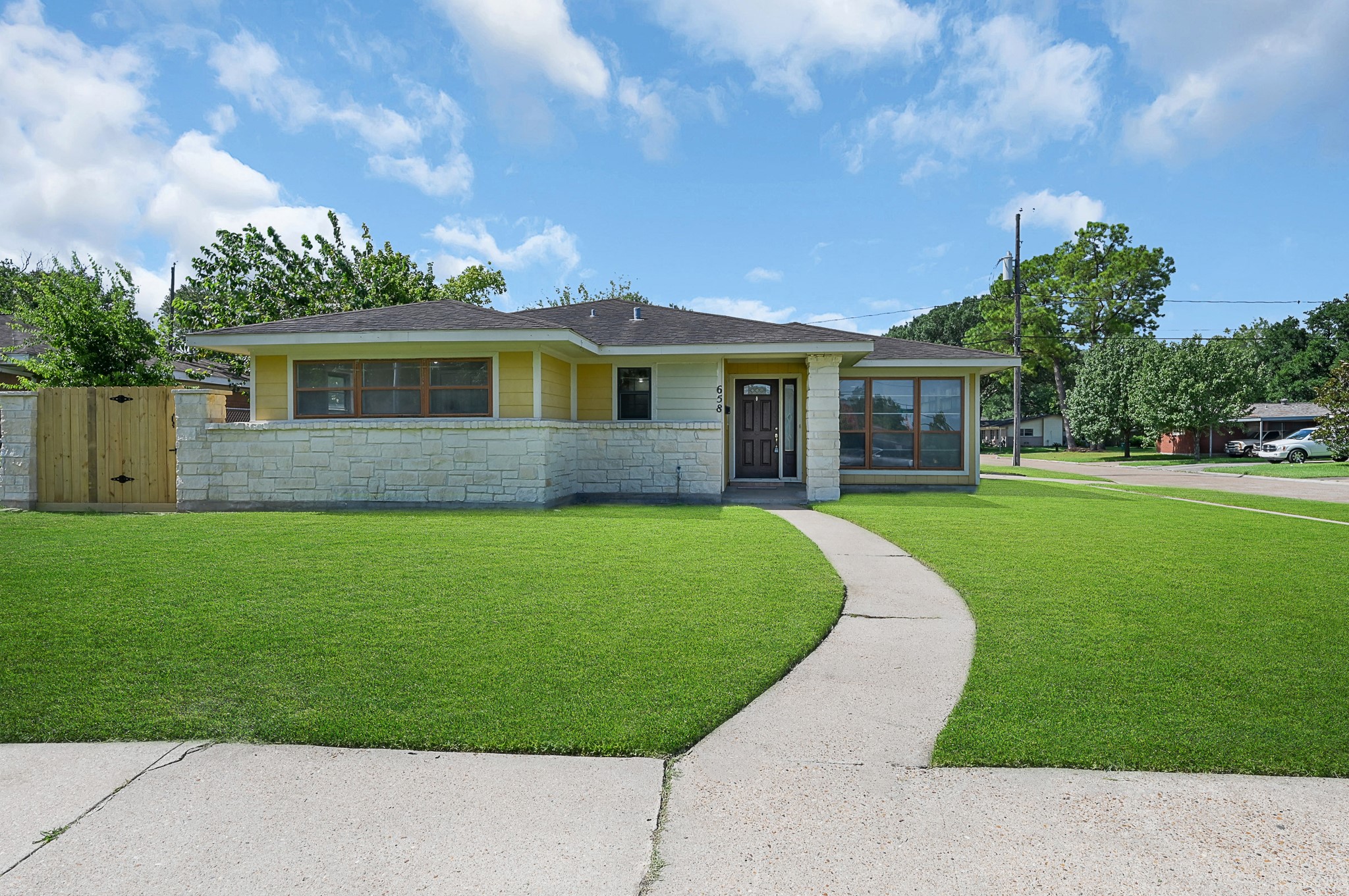 658 Eastlake Street Houston TX 77034