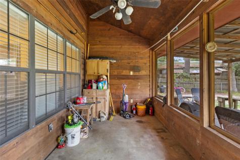 98 N Lakeside Drive N Huntsville TX 77320