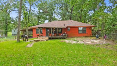 98 N Lakeside Drive N Huntsville TX 77320