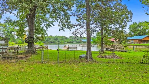 98 N Lakeside Drive N Huntsville TX 77320