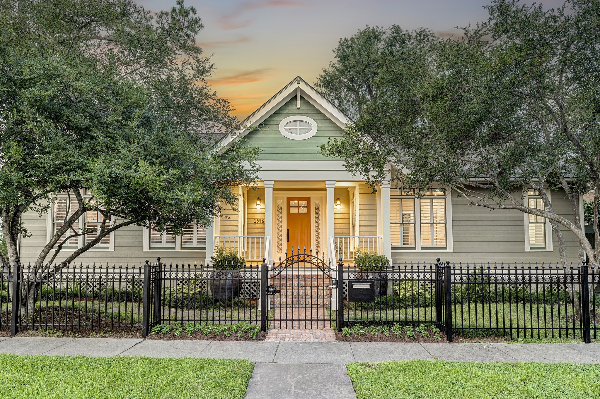 1546 Rutland And 242 W 16th Street Houston TX 77008