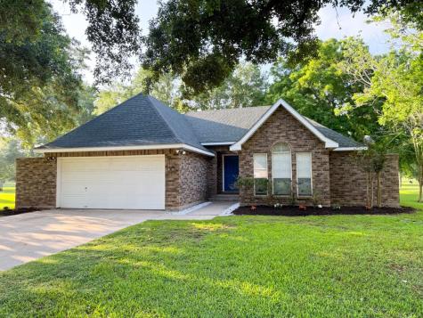 103 Bougainvillea Street Lake Jackson TX 77566