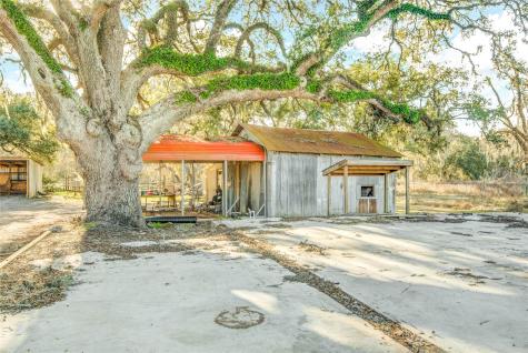 1014 S Columbia Drive West Columbia TX 77486