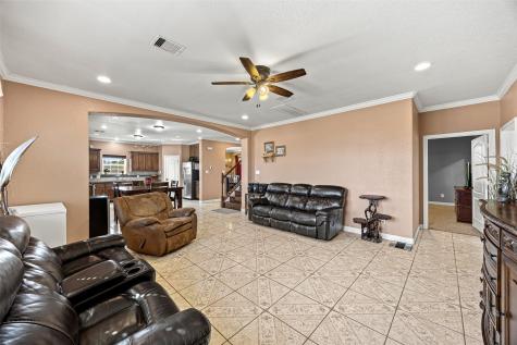 8503 Center Street Hitchcock TX 77563